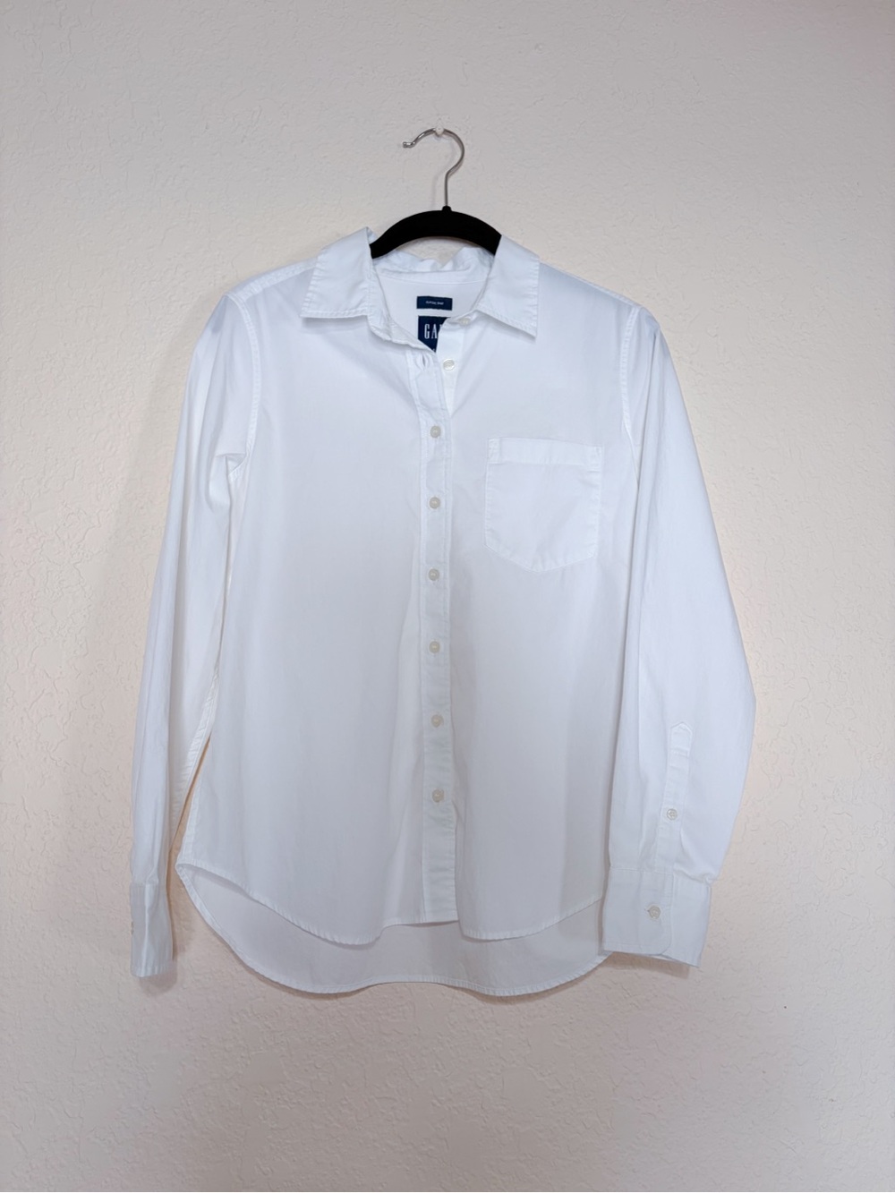 GAP Petite Cropped Classic White Button-Down Shirt
